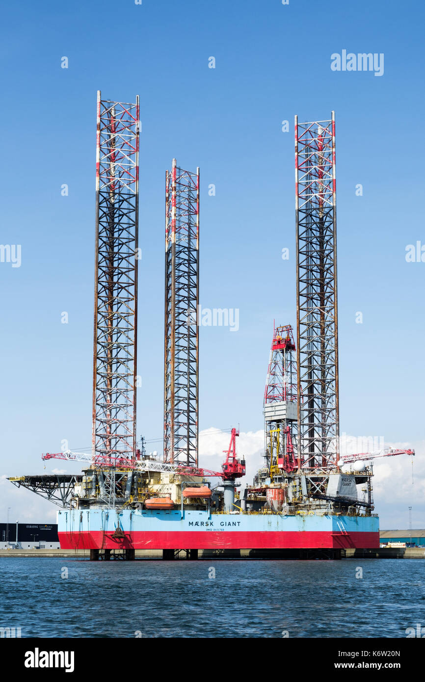 Maersk Giant, drilling jackup Stock Photo Alamy