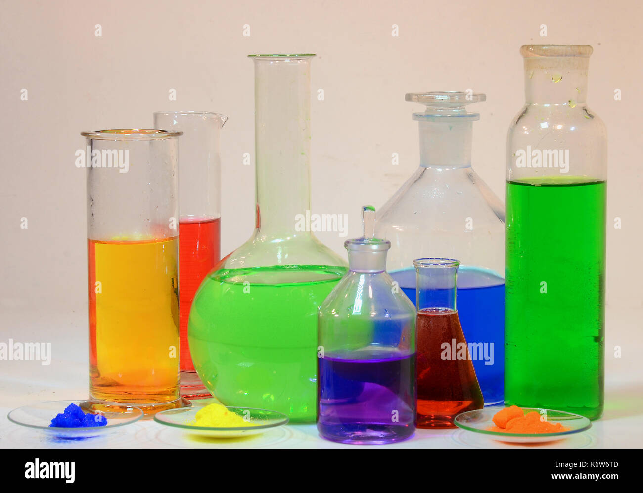 Laboratory glassware liquids hires stock photography and images Alamy