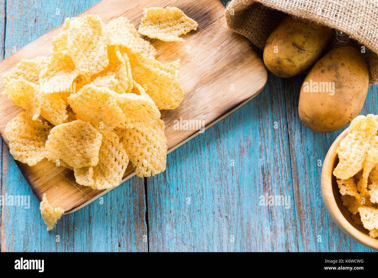 Crispy potato chips, potato Stock Photo - Alamy