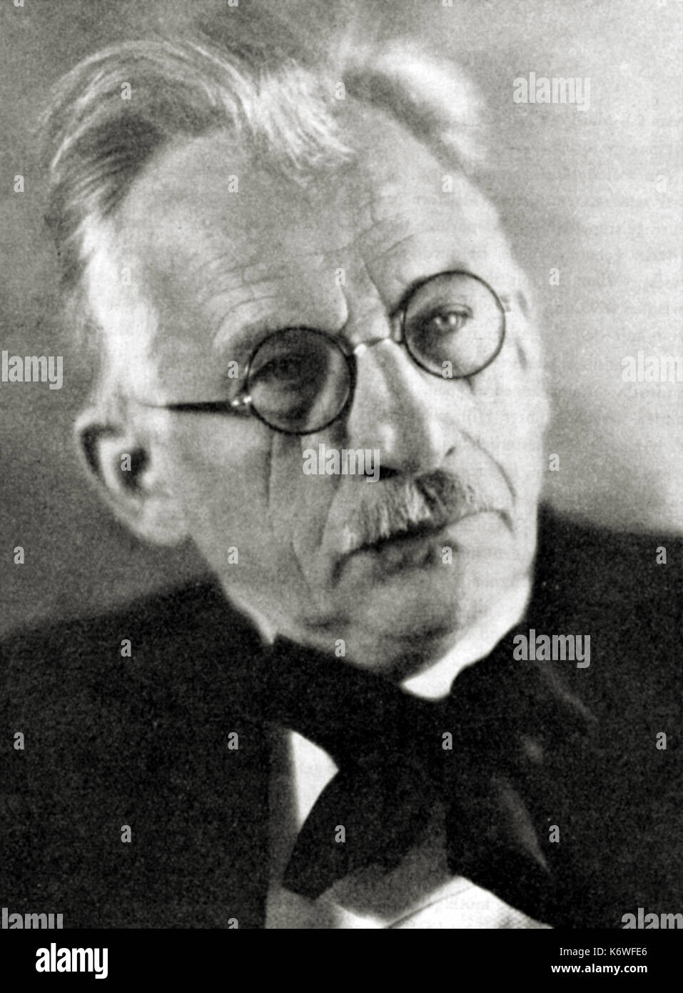 Hans Pfitzner, portrait in 1940's. German composer and conductor, 5 May 1869 - 22 May 1949. Glasses Stock Photo
