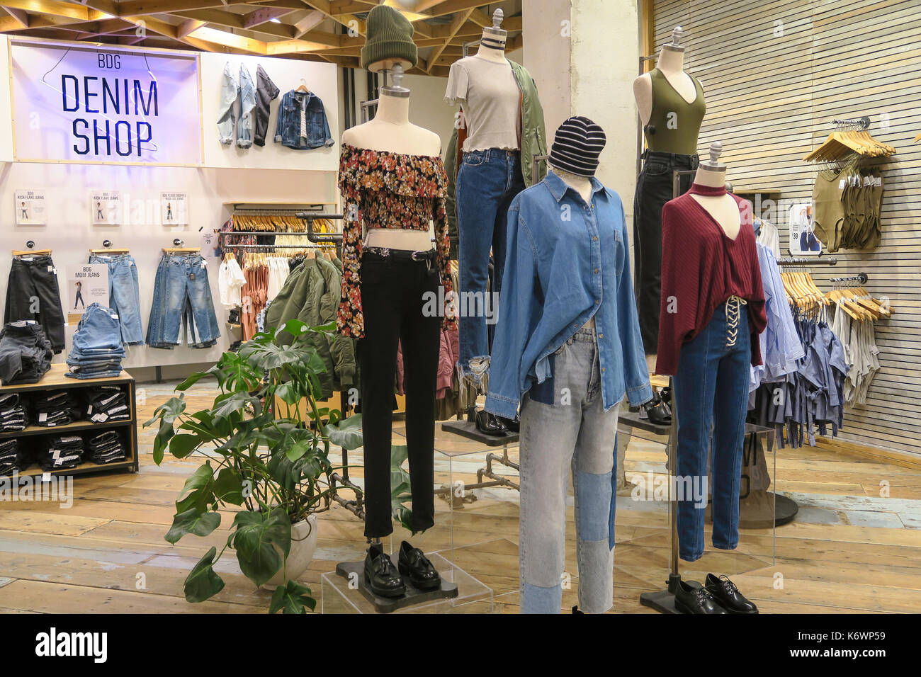 Urban Outfitters in Herald Square, NYC, USA Stock Photo - Alamy