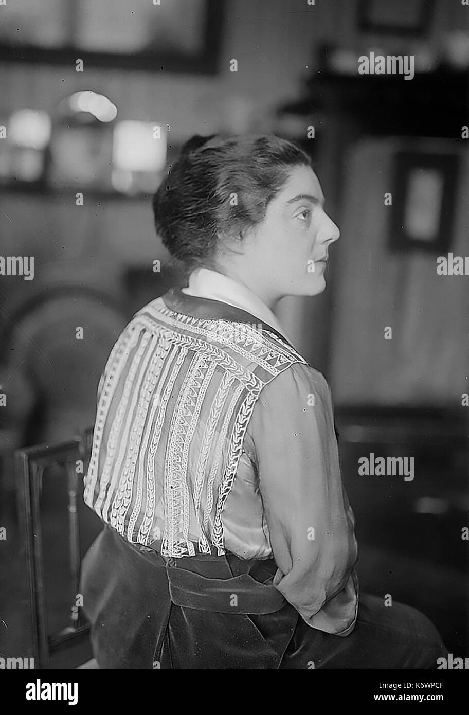 EVA GAUTIER (1885-1958) Canadian-American mezzo soprano and voice coach in 1919. Photo: Baines News Service Stock Photo