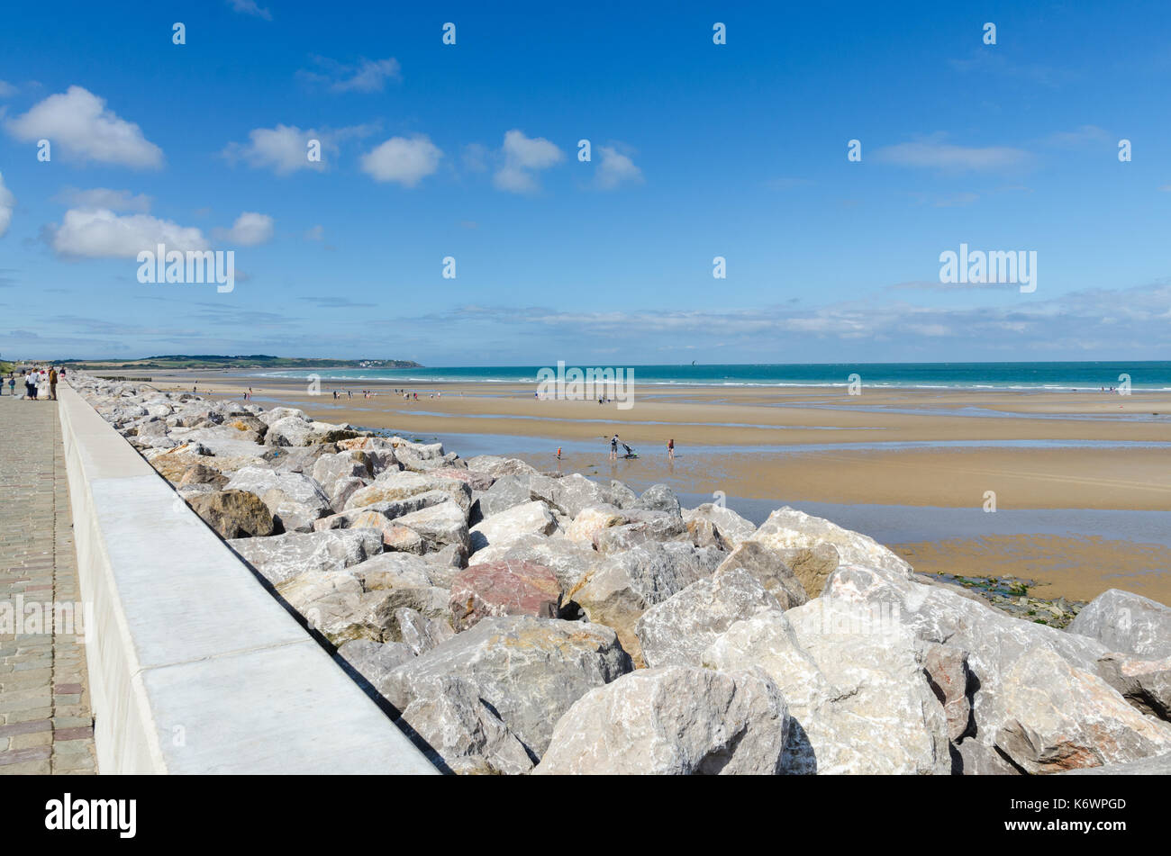 Sea defence wall at the pretty seaside town of Wissant in the Pas-de-Calais region of northern France Stock Photo