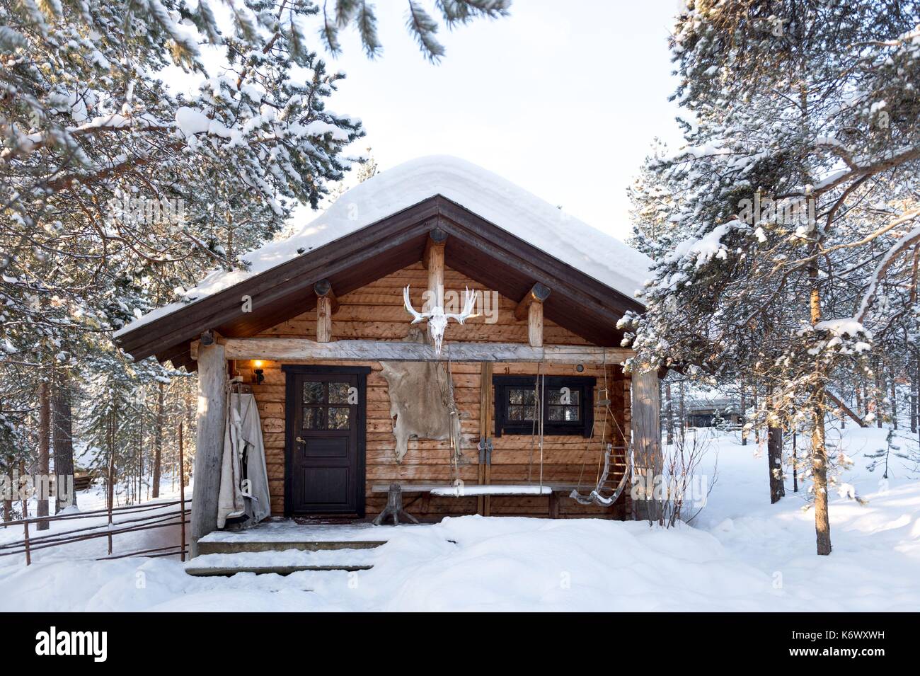 Norvege, Finnmark, Karasjok, cabin in the wood in winter Stock Photo ...