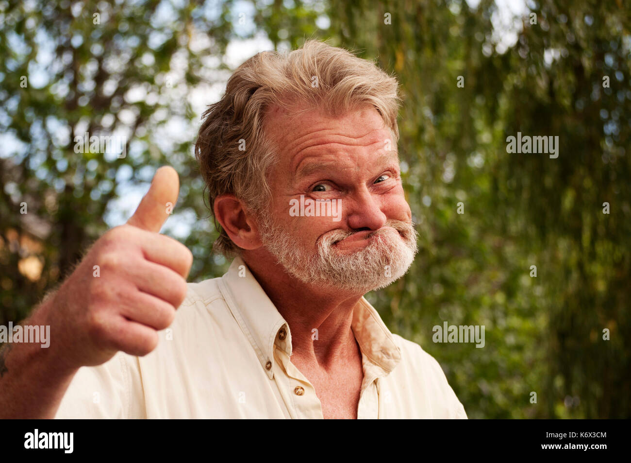 Funny old man face hi-res stock photography and images - Alamy