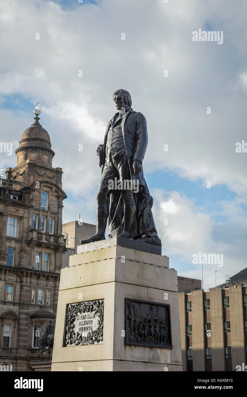 Statue of Robert Burns in Square Glasgow Stock Photo Alamy