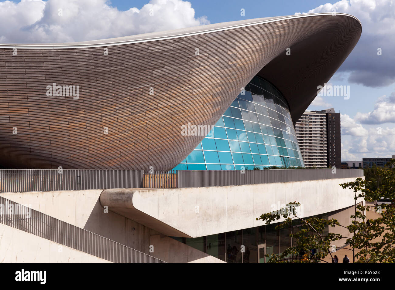 Close-up view of part of the London Aquatics Centre, in the Queen Elizabeth Olympic Park,  Stratford, London Stock Photo