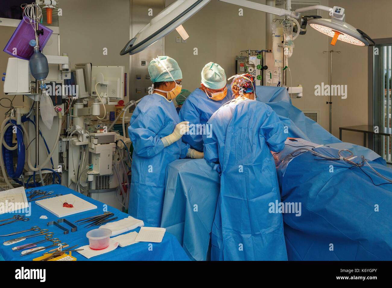 France, Haute Garonne, Toulouse, listed at Great Tourist Sites in Midi Pyrenees, Oncopole, University Institute of Cancerology of Toulouse, IUCT, surgical operation in an operating theater Stock Photo