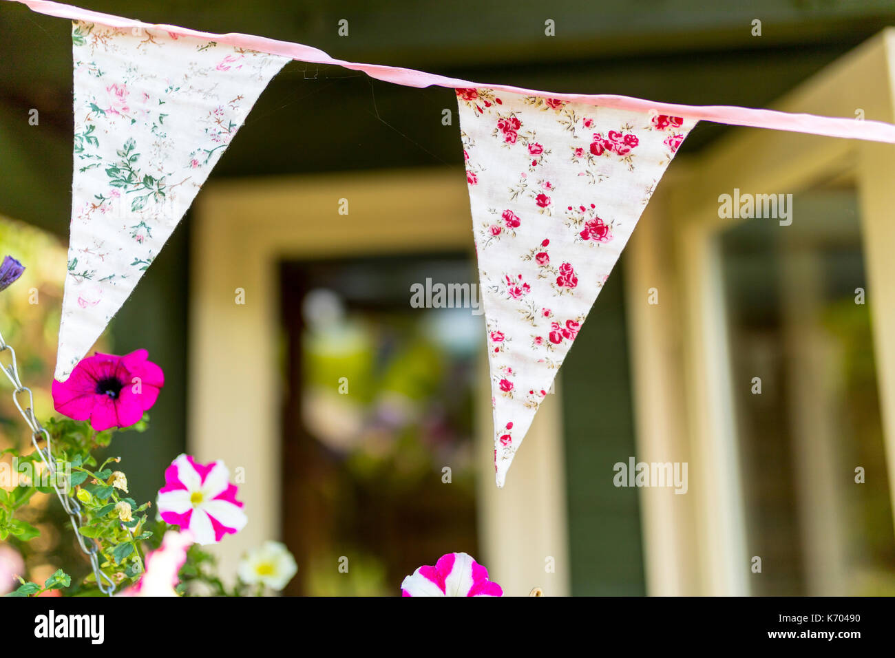 West5Products English Vintage Floral Design Party Bunting 3 meters 