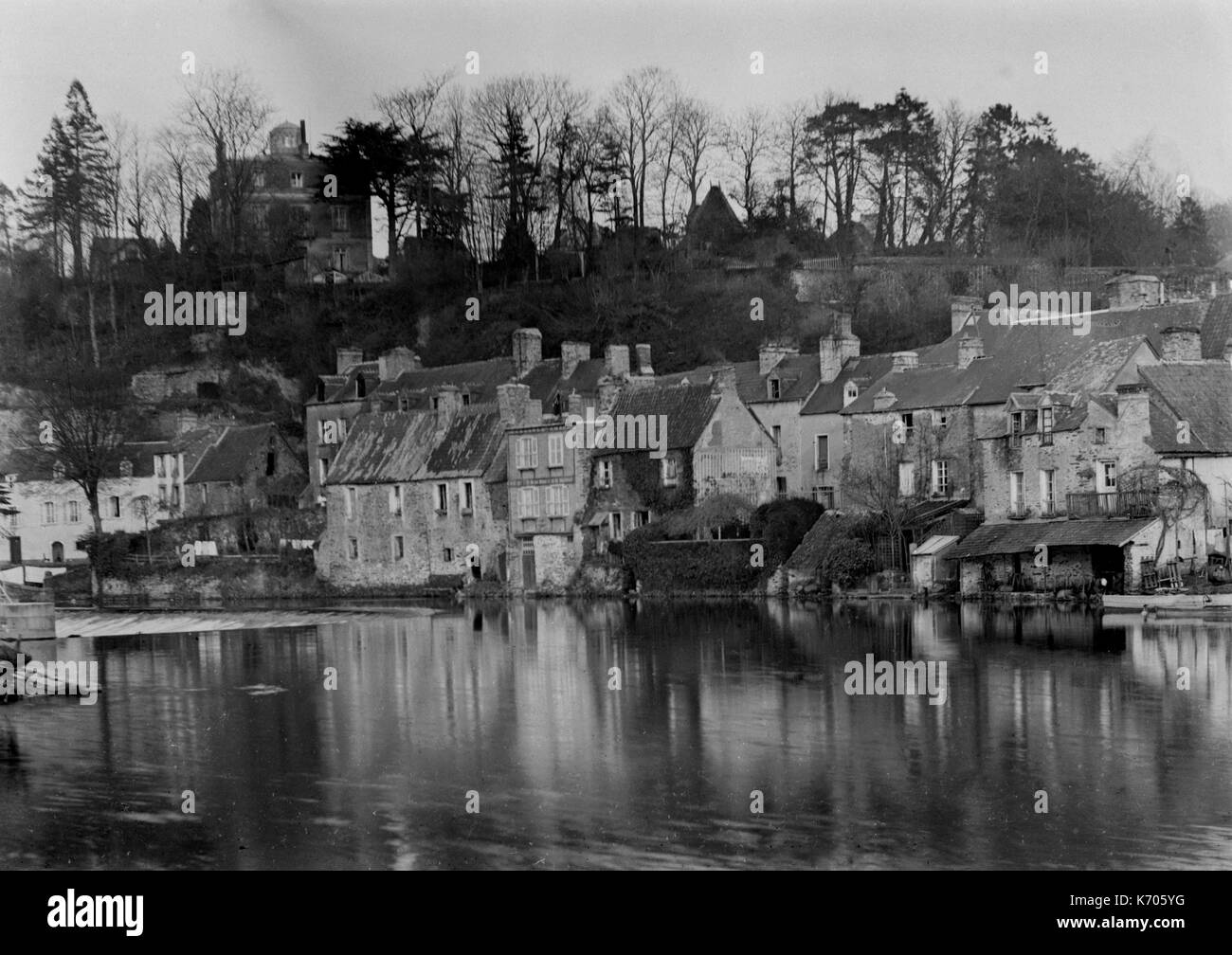 AJAXNETPHOTO. 1891-1910 (APPROX). SAINT LO, FRANCE. - LA VIRE RIVER AND WEIR BELOW THE TERRACED HILLSIDE. PHOTOGRAPHER:UNKNOWN © DIGITAL IMAGE COPYRIGHT AJAX VINTAGE PICTURE LIBRARY SOURCE: AJAX VINTAGE PICTURE LIBRARY COLLECTION REF:AVL FRA 1890 B29X1229 Stock Photo