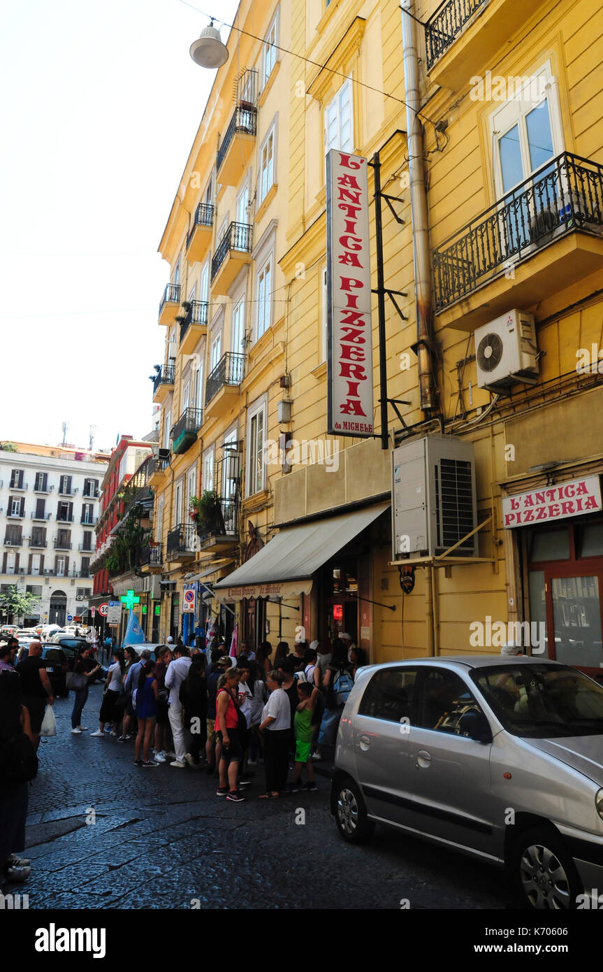 L’Antica Pizzeria da Michele restaurant, Naples, Italy, Europe Stock Photo