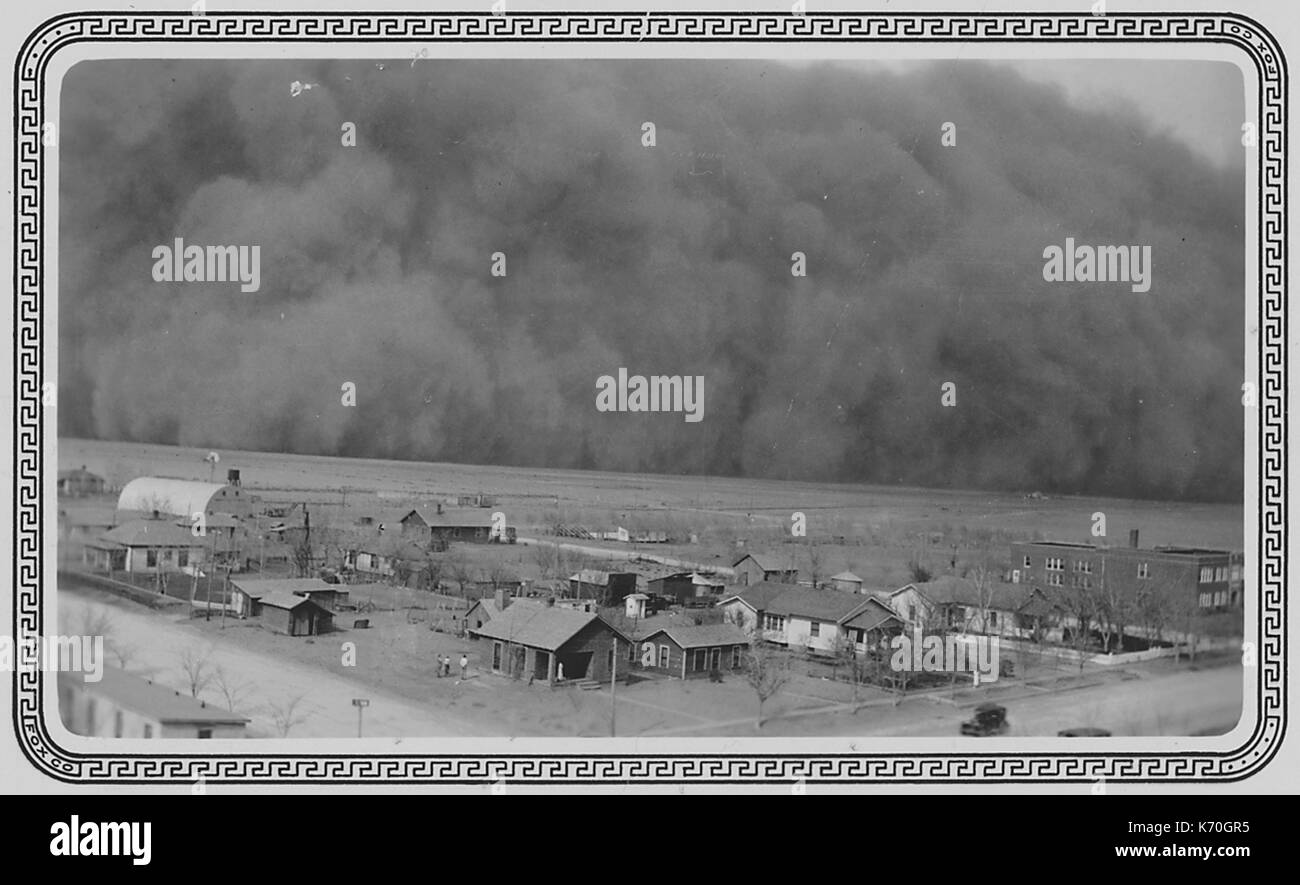 Approach of a massive dust storm in Rolla, Kansas. Picture taken from a water tower one hundred feet high. Photo by Charles P. Williams, 5/6/35. Stock Photo