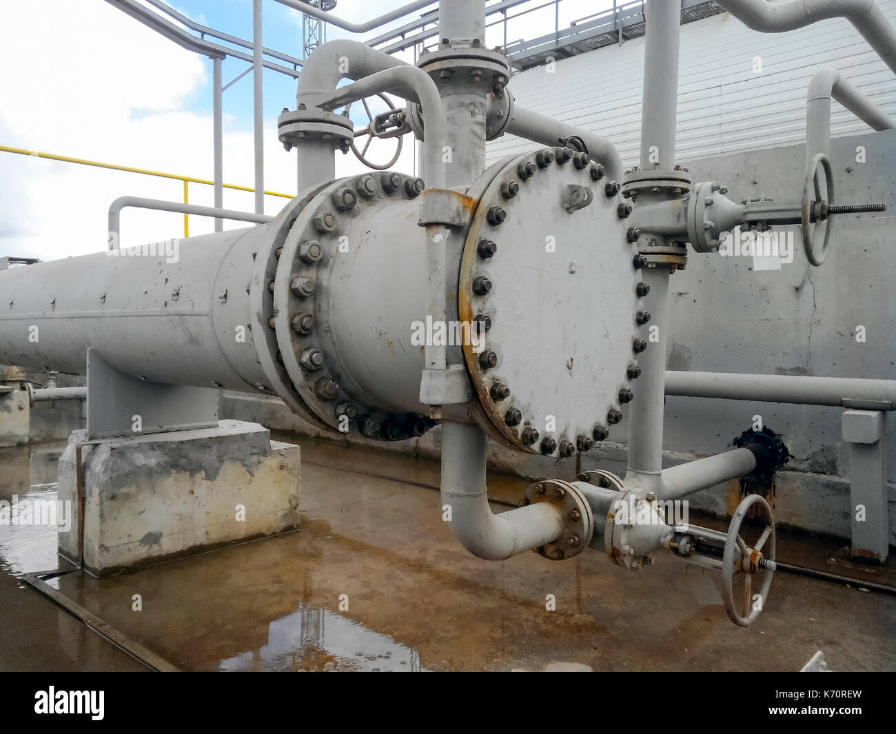 Heat exchangers for heating of oil . Oil refinery. Equipment for primary oil  refining Stock Photo - Alamy