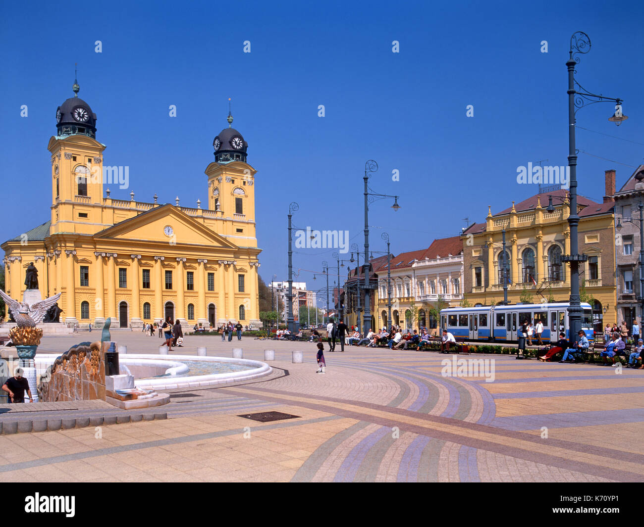 Debrecen, Hungary. Calvinist Great Church / Great Reformed Church (Neo  classical - 1823) at north end of Kossuth tér (square) Fountain Stock Photo  - Alamy