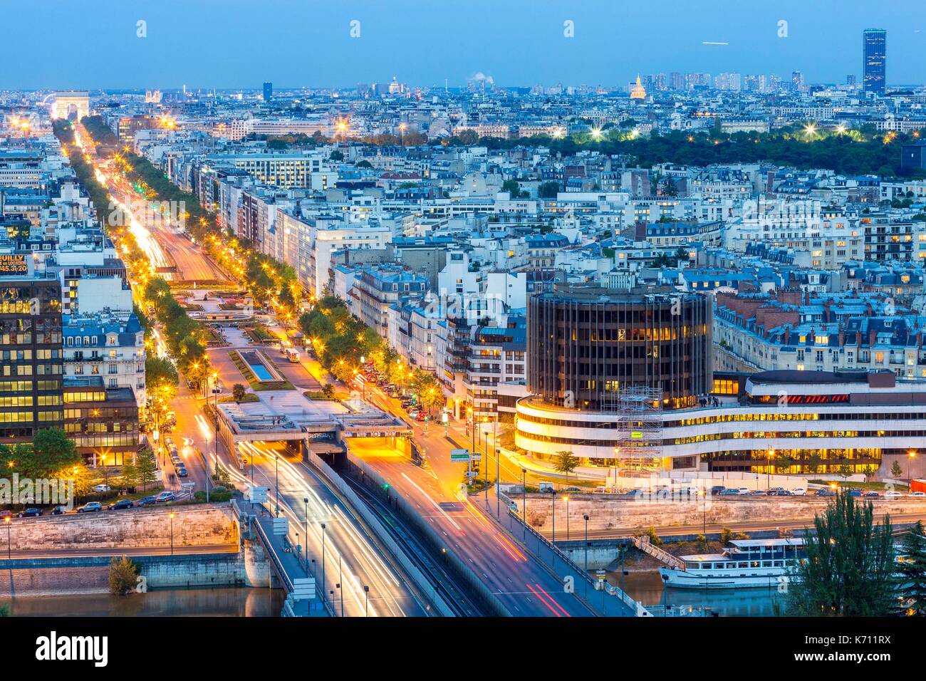 France, Paris, overlooking the Neuilly sur Seine bridge, the Arc de Triomphe and the Montparnasse Tower (1973) Stock Photo