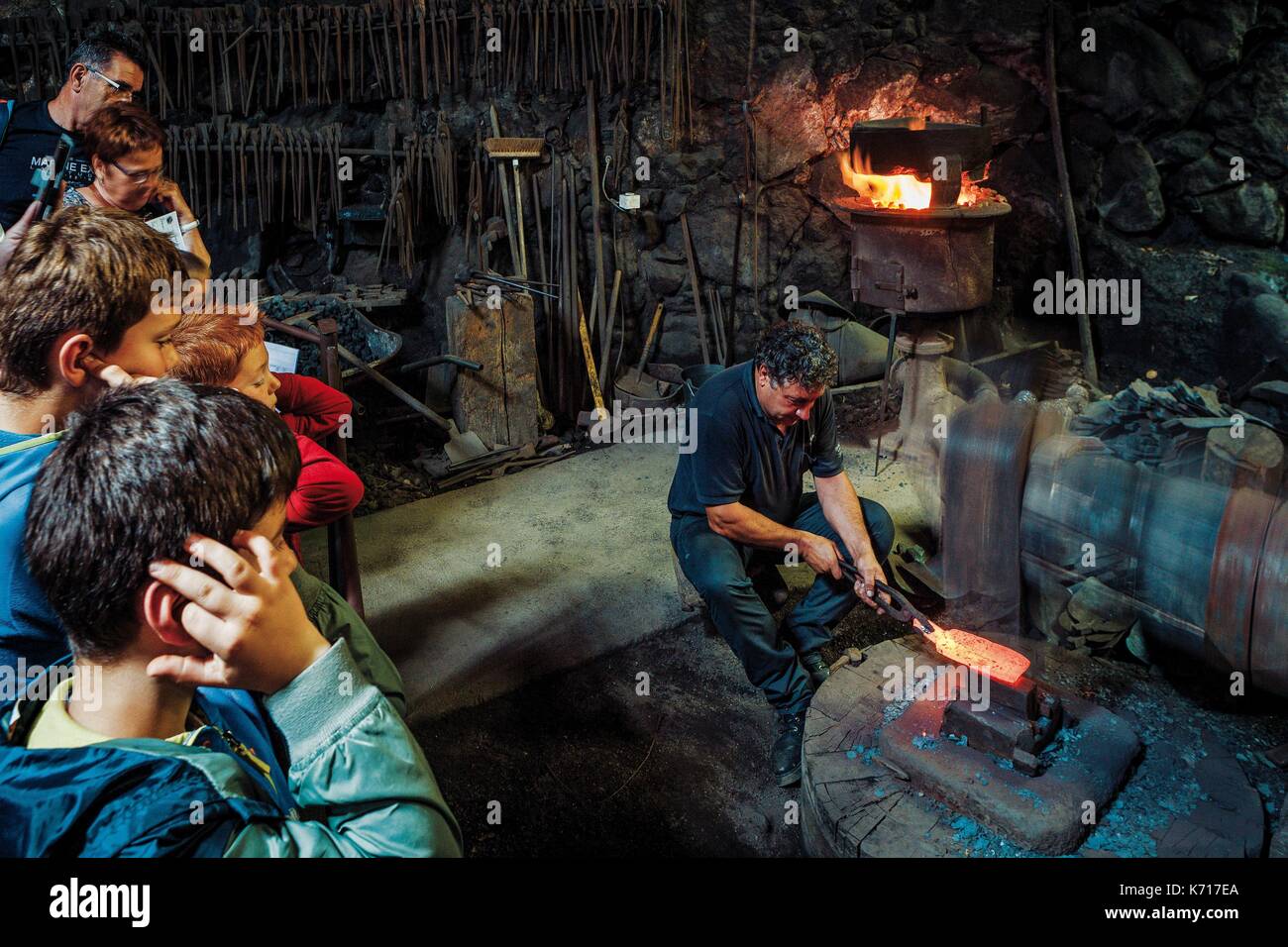 Culture de forge hi-res stock photography and images - Alamy