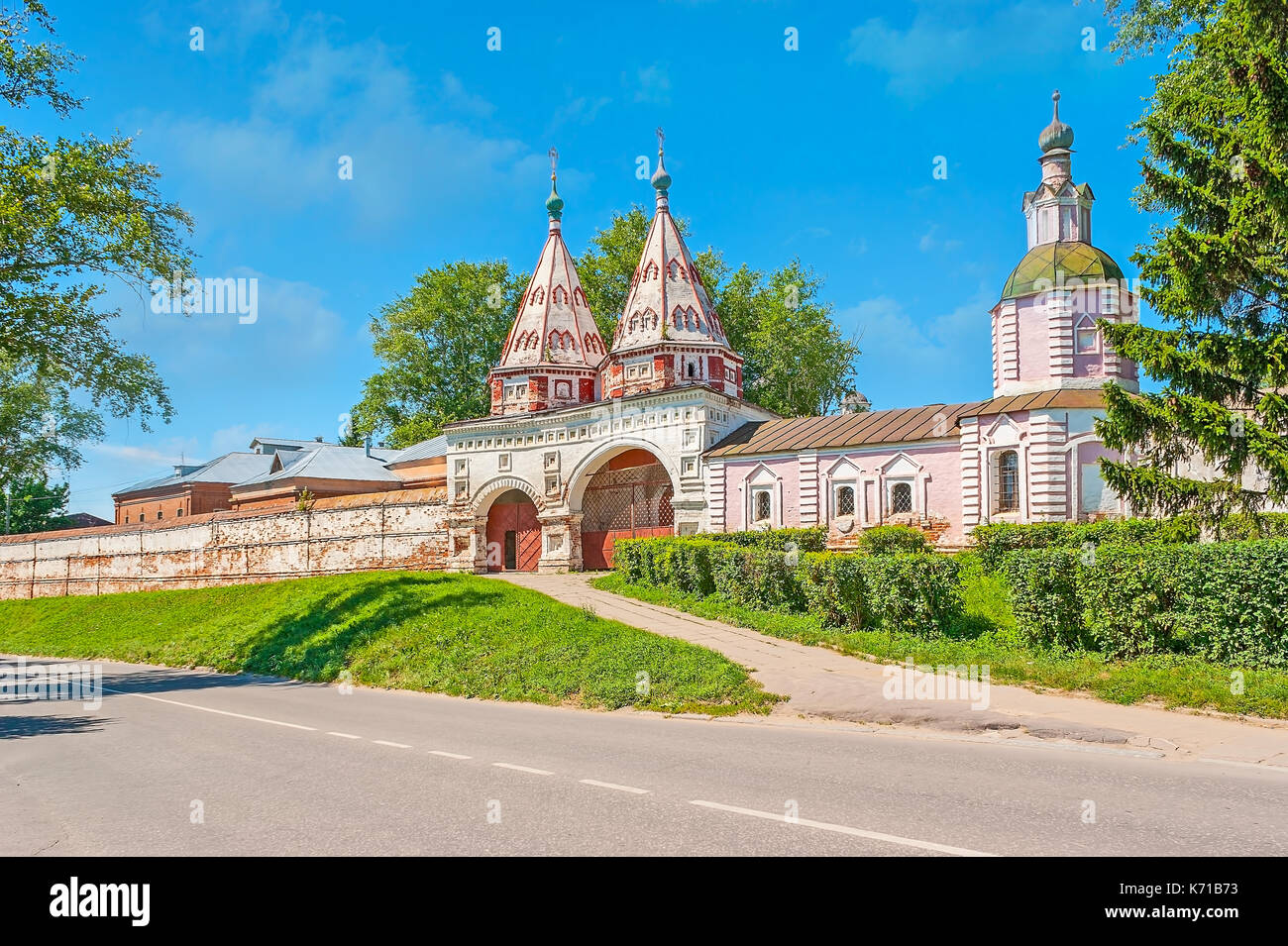 The Holy Gates of Rizopolozhensky Convent (Deposition of the Robe ...