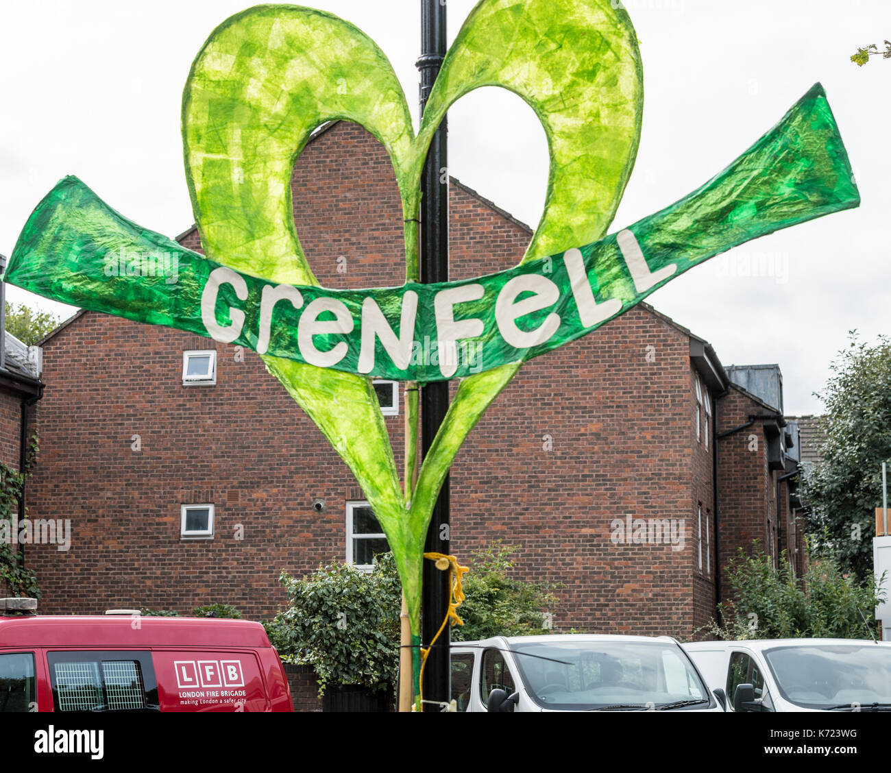Kensington, London, UK. 14th Sep, 2017. Notting Hill Methodist Church was used for a live video feed from the Grenfell Tower inquiry and was attended by survivors and local residents who expressed a lack of confidence in the process. Several complained they had yet to be rehoused or compensated for their loss. Credit: Ian Davidson/Alamy Live News Stock Photo