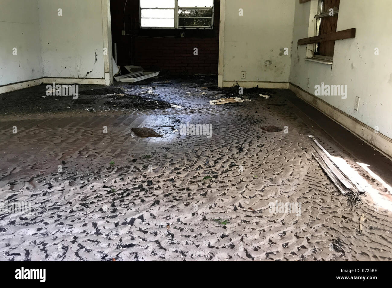 United States. 13th Sep, 2017. Interior view inside an abandoned property in Middleburg, FL, on September 13, 2017. Residents of homes near Black Creek, Clay County, Florida return to find homes submerged by historic 28.5-foot flooding after Hurricane Irma took an unexpected turn and caused major damages in the region. Credit: Bastiaan Slabbers/Alamy Live News Stock Photo
