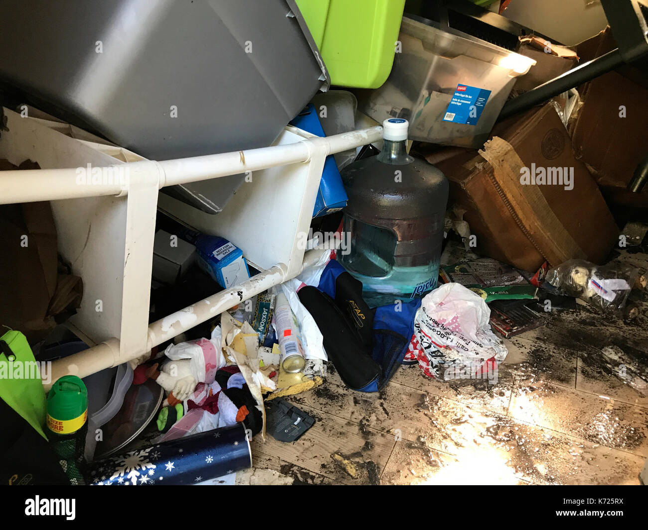 United States. 13th Sep, 2017. Storm flood damaged area in Middleburg, Florida, USA, on September 13, 2017 after Hurricane Irma took an unexpected turn and caused major devastation and large scale power outages in the state. Credit: Bastiaan Slabbers/Alamy Live News Stock Photo