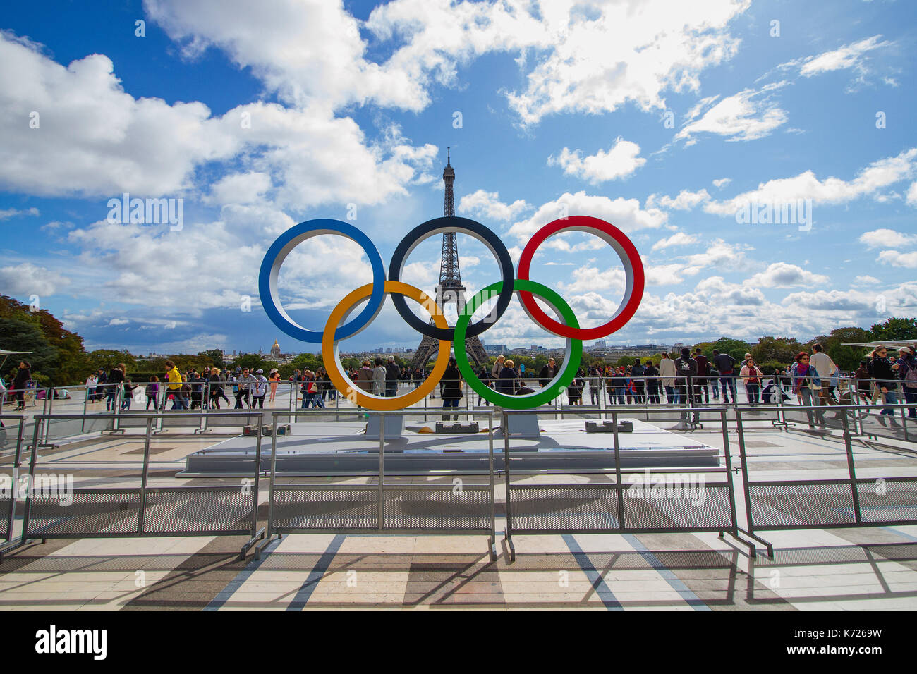 Paris, France. 14th Sep, 2017. The Olympic Rings being placed in front of the Eiffel Tower in celebration of the French capital won the hosting right for the 2024 summer Olympic Games. Credit: SOPA Images Limited/Alamy Live News Stock Photo