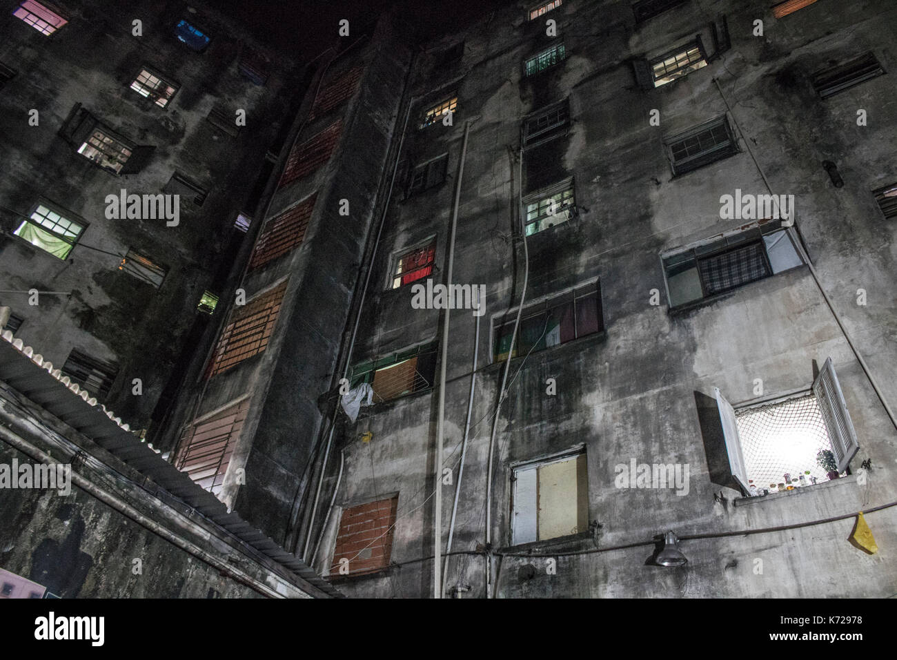 Sao Paulo, Brazil. 14th Sep, 2017. Night view of the illuminated windows of the Maua occupation of the Housing Movement of the Central Region, linked to the homeless people's movements, at Mauá street in the downtown of Sao Paulo. This occupation is threatened with reinstatement in October Credit: Alf Ribeiro/Alamy Live News Stock Photo