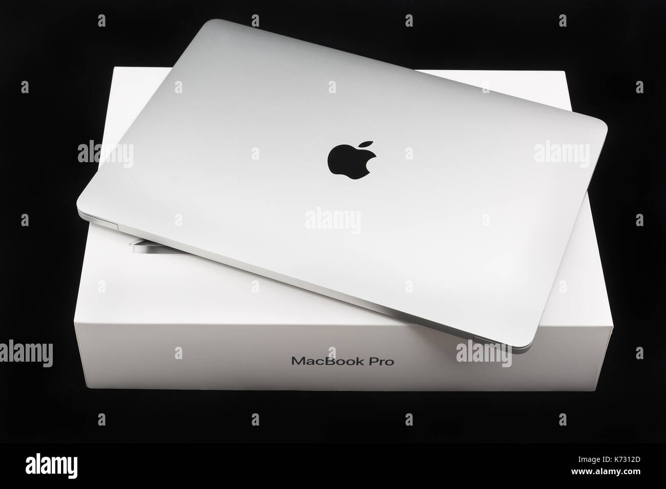 Macbook pro 2017 hi-res stock photography and images - Alamy Macbook pro 2017 hi-res stock photography and images - Alamy