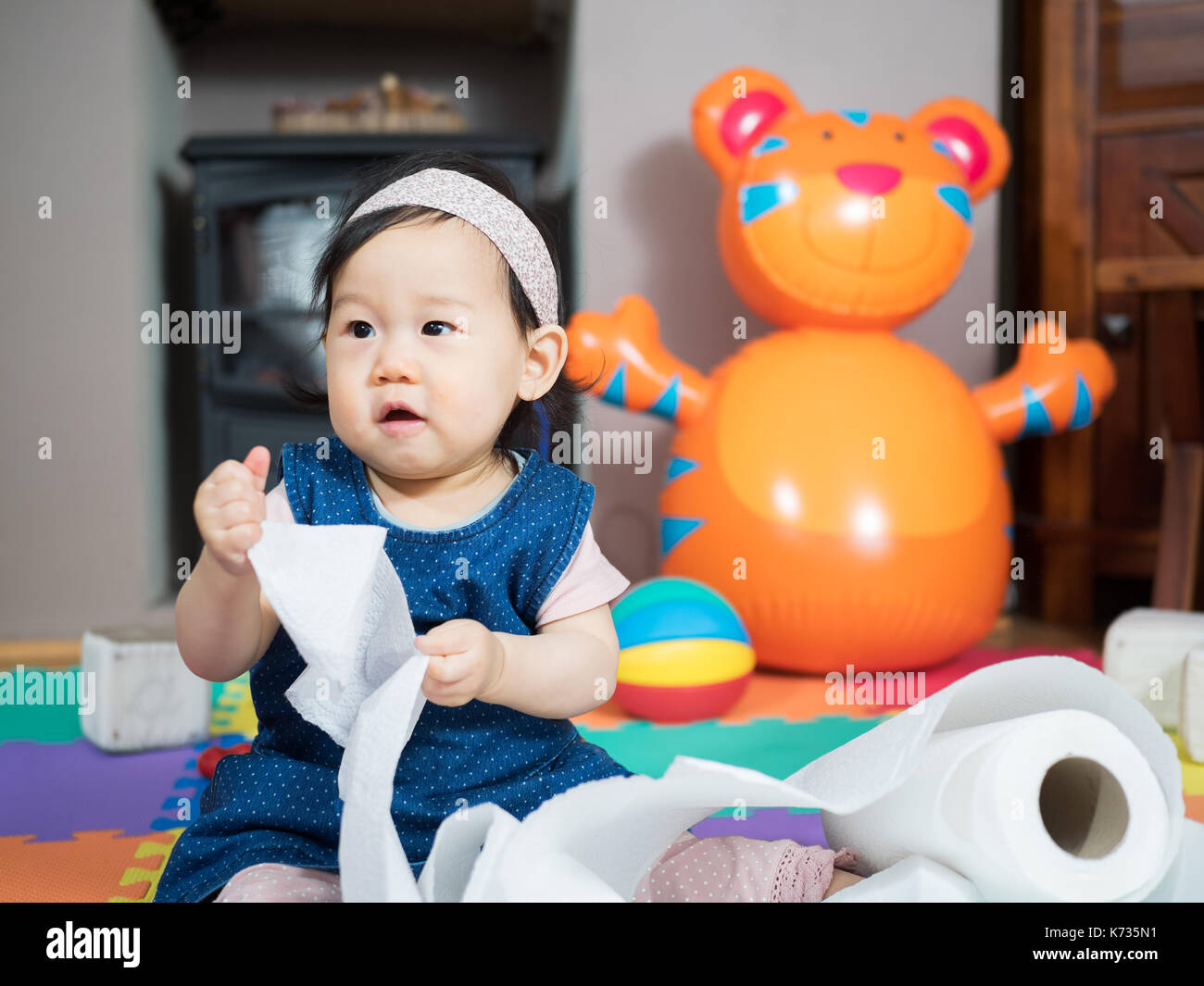 Children Ripping Paper Child tearing paper hi-res stock photography and images - Alamy