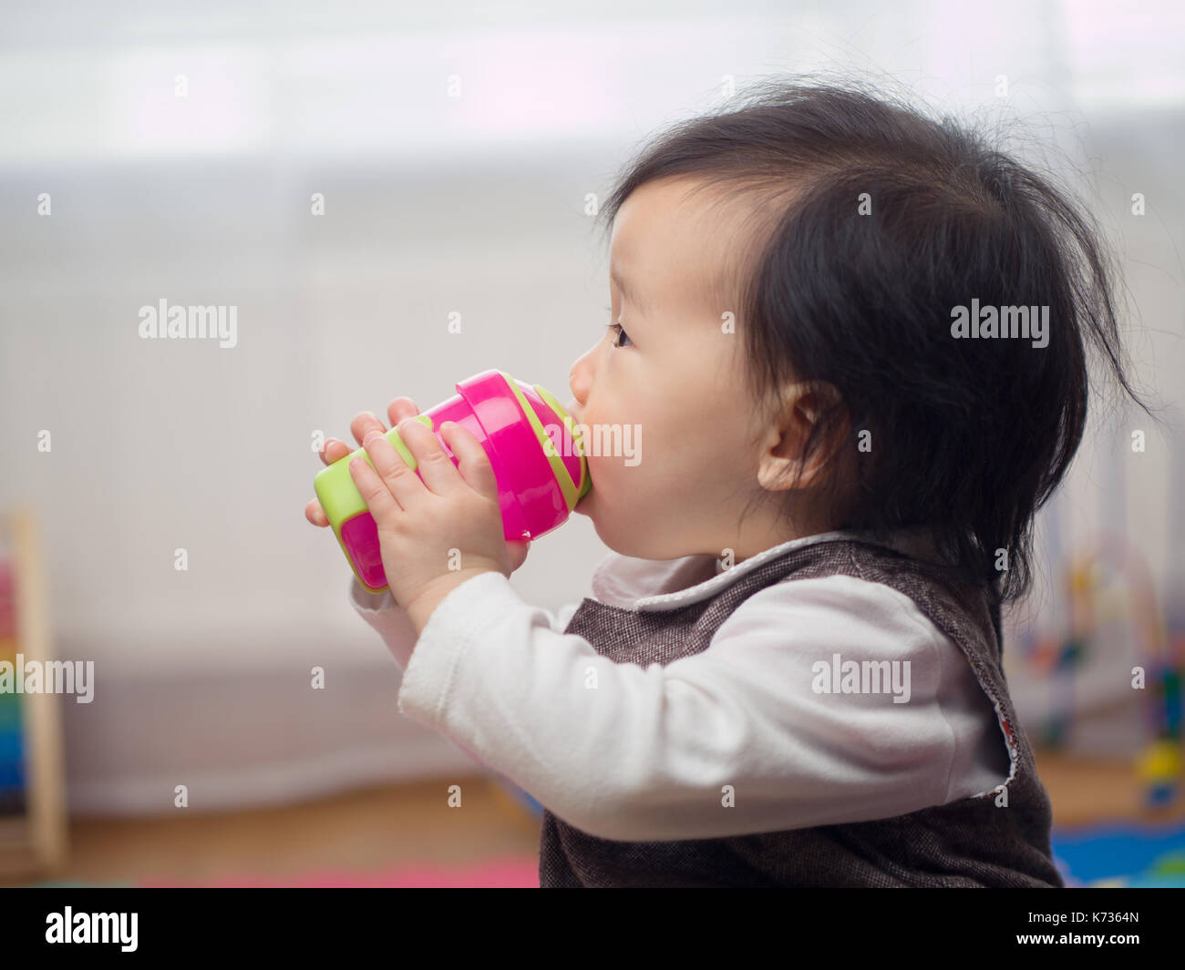 Non spill kids cup hi-res stock photography and images - Alamy