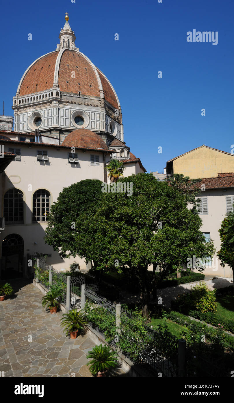 Beautiful view of the Dome Cathedral Santa Maria del Fiore from a ...