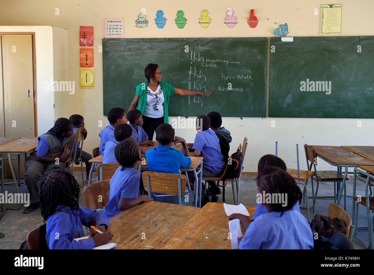 Namibia, Erongo region, Damaraland, the Spitzkoppe in the Namib Desert, Katora Primary School, in the class 4 classroom (around 11 years), the teacher Monalisa Seibes teaches Khoisan languages with click consonants Stock Photo