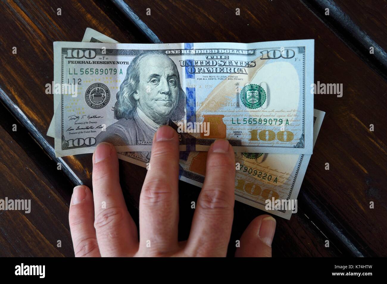 Le Nouveau Billet De 100 Dollar Us Stock Photo Alamy Le Nouveau Billet De 100 Dollar Us Stock Photo Alamy