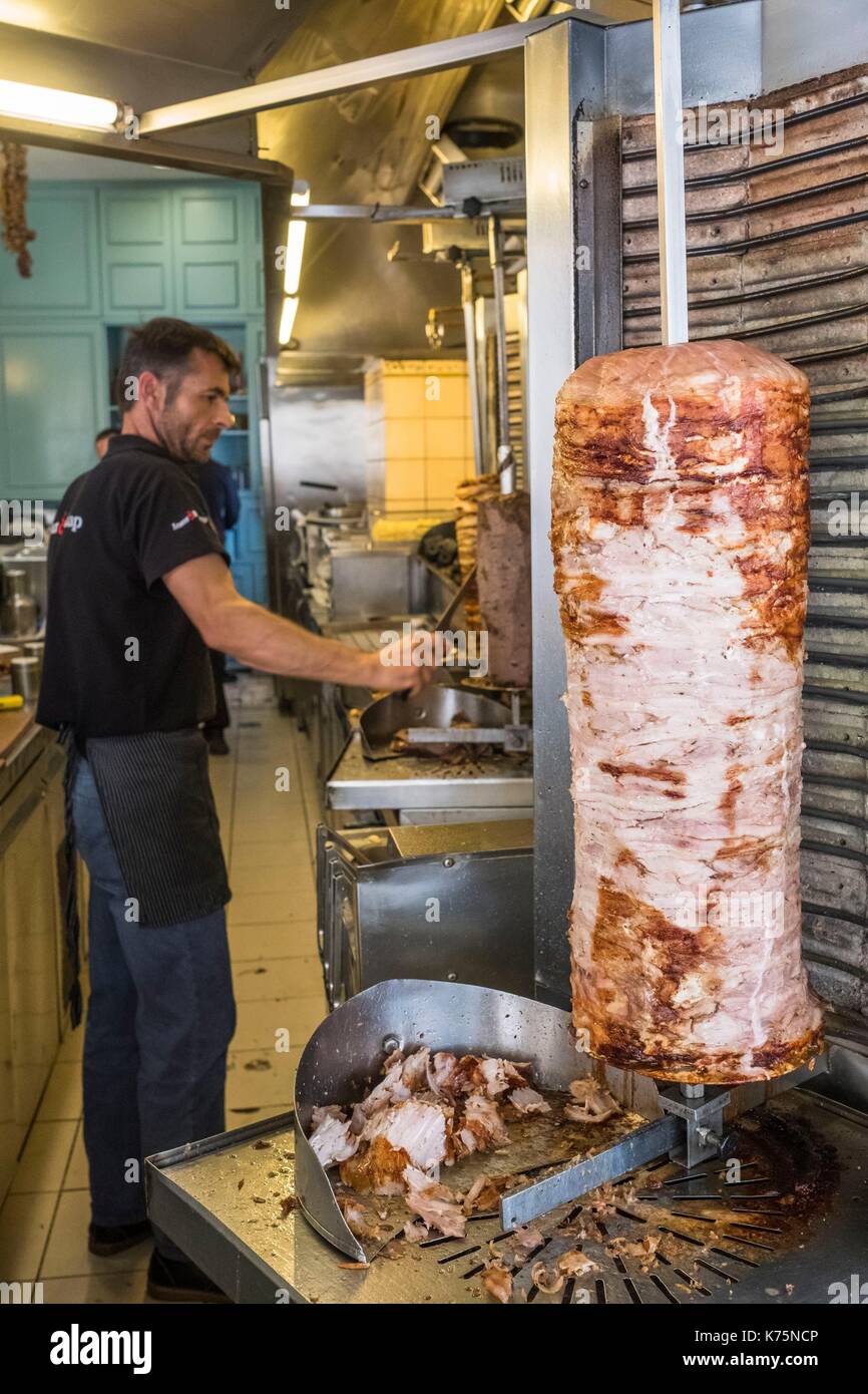 Greece, Crete, Heraklion district, Heraklion, Izmir Kebab restaurant, Agiou  Titou 2 square, gyros Stock Photo - Alamy