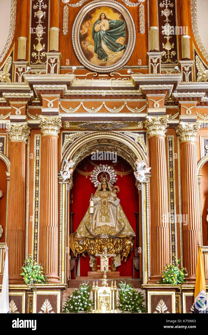 Nicaragua, Leon province, Leon, the Merced church Mary Virgin statue ...