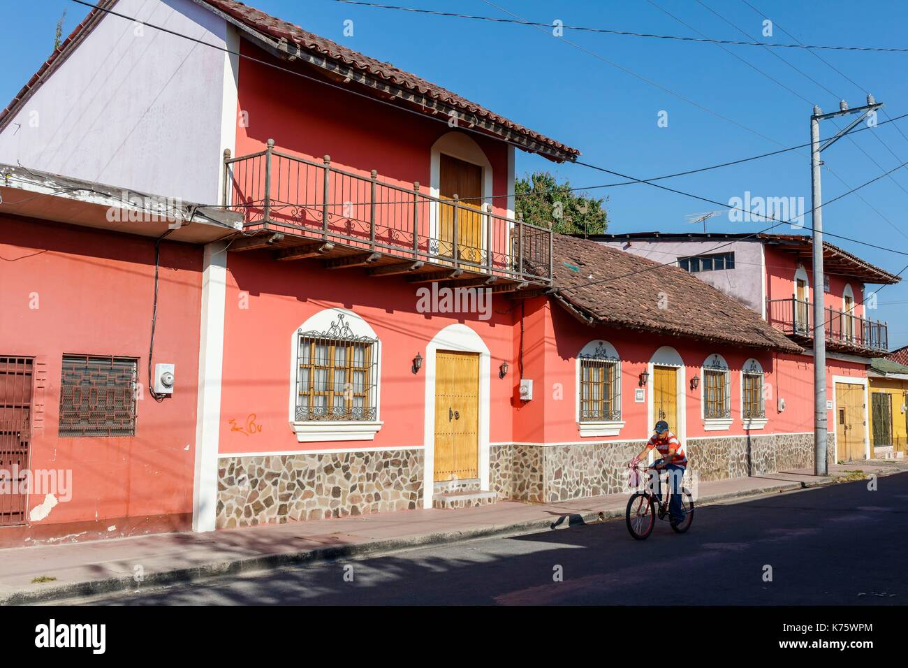 Nicaragua, Esteli province, Esteli, a colored houses street Stock Photo
