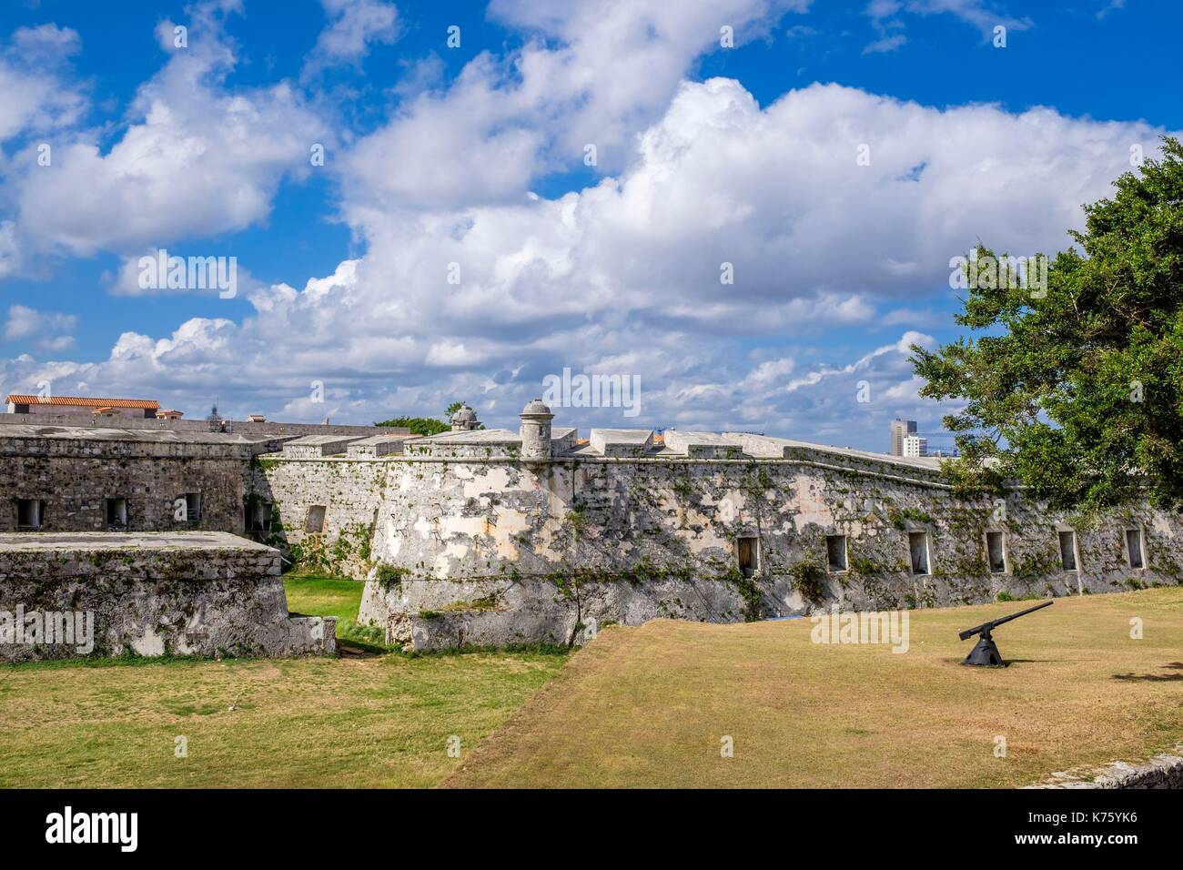 Cuba, Havana, the Morro-Cabana Military-Historical Site, Castillo de los  Tres Reyes Magos del Morro (a UNESCO Heritage Site Stock Photo - Alamy