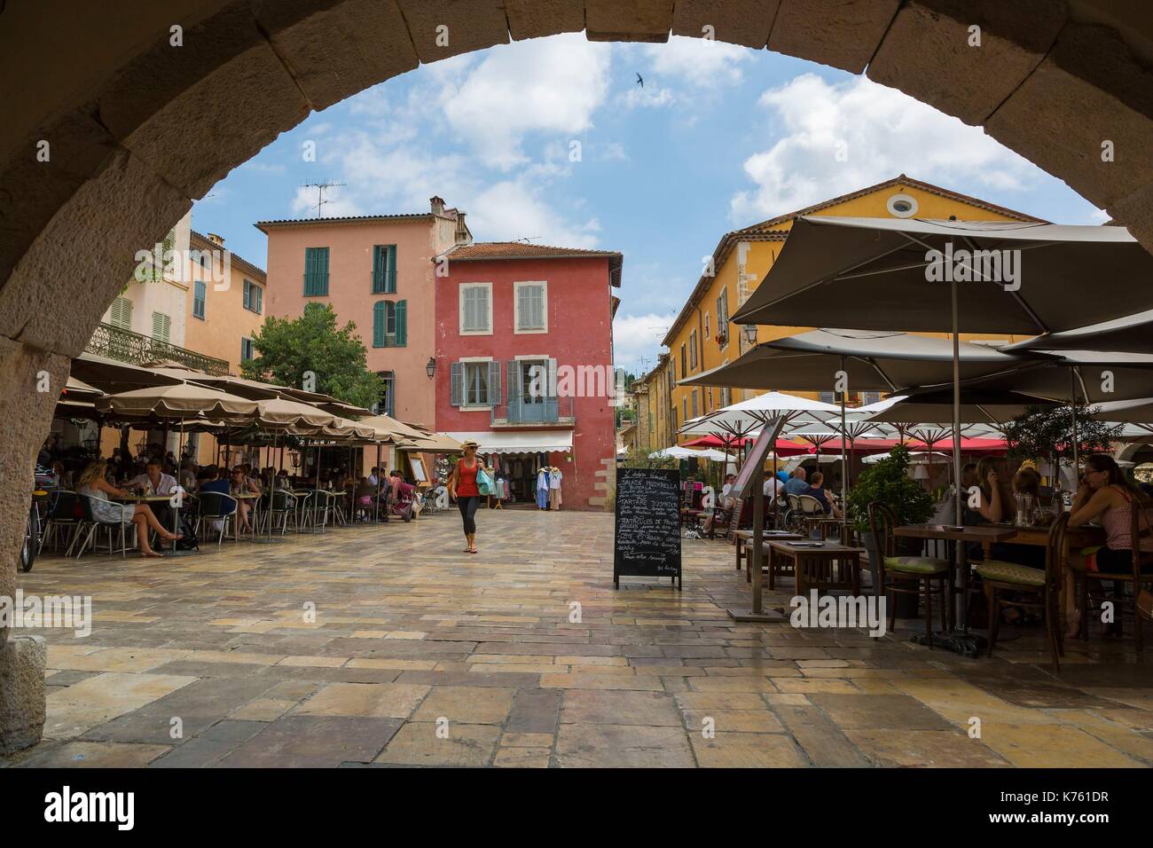 Valbonne place des arcades hi-res stock photography and images - Alamy