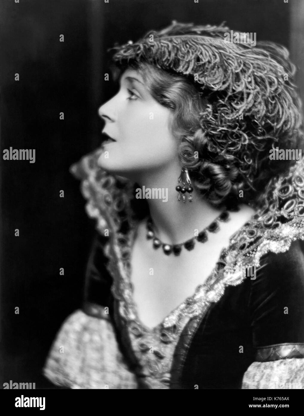 VILMA BANKY (1901-1991) Hungarian-American film actress in the United Artists 1928 silent film Two Lovers Stock Photo