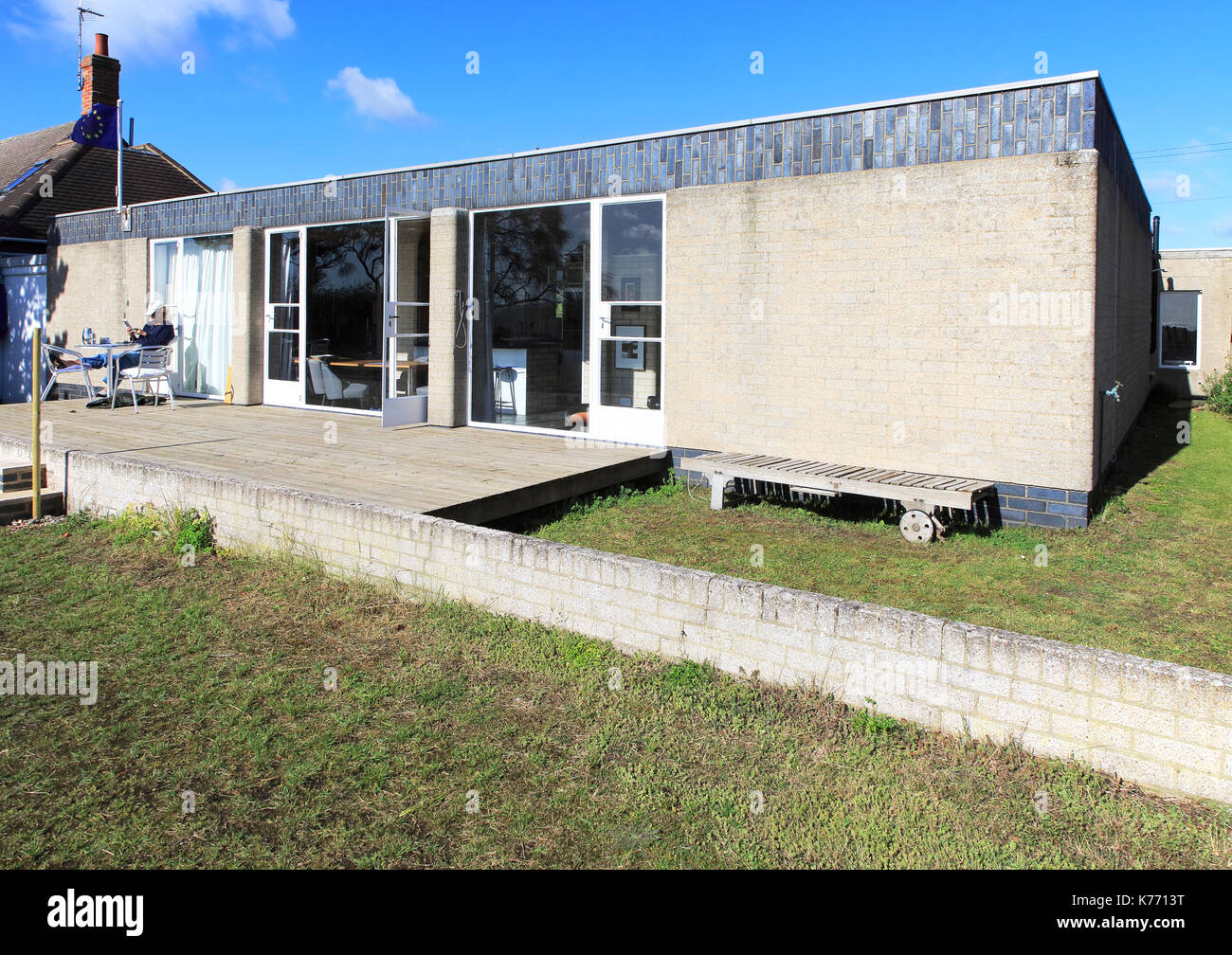 Kietelen Sui Kustlijn La Forge house (1967-72) architect John Penn, Shingle Street, Suffolk, England, UK Stock Photo - Alamy Kietelen Sui Kustlijn La Forge house (1967-72) architect John Penn, Shingle Street, Suffolk, England, UK Stock Photo - Alamy