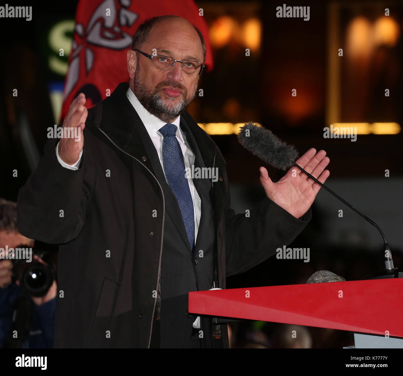 Munich, Germany. 14th Sep, 2017. SPD top candidate Martin Schulz came to Munich to speak to the people. Credit: Alexander Pohl/Pacific Press/Alamy Live News Stock Photo
