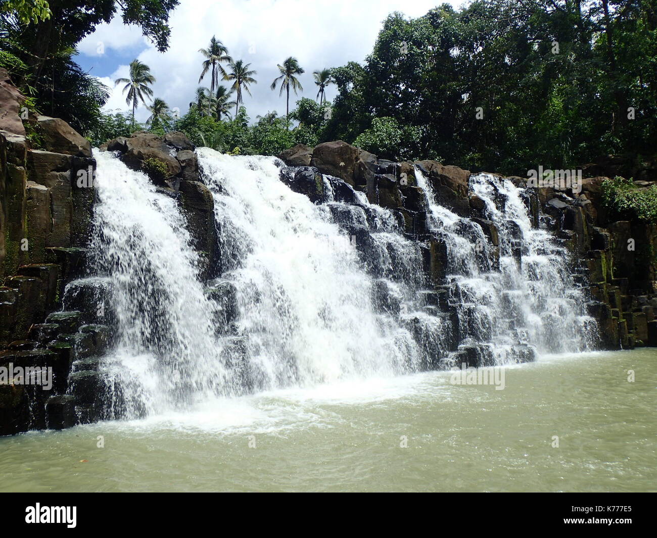 Lamitan City, Philippines. 14th Sep, 2017. Bulingan falls is one of the natural wonders of Lamitan, Basilan because of its natural rock formation resembling into grand staircases. Credit: Sherbien Dacalanio/Pacific Press/Alamy Live News Stock Photo