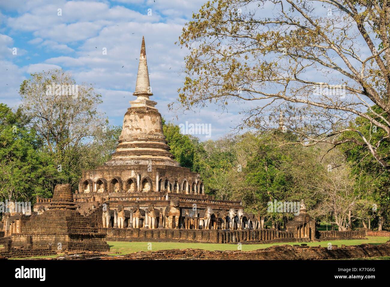 Thailand, Sukhothai province, Si Satchanalai district, Si Satchanalai  Historical Park, a UNESCO World Heritage site, Wat Chang Lom Stock Photo -  Alamy