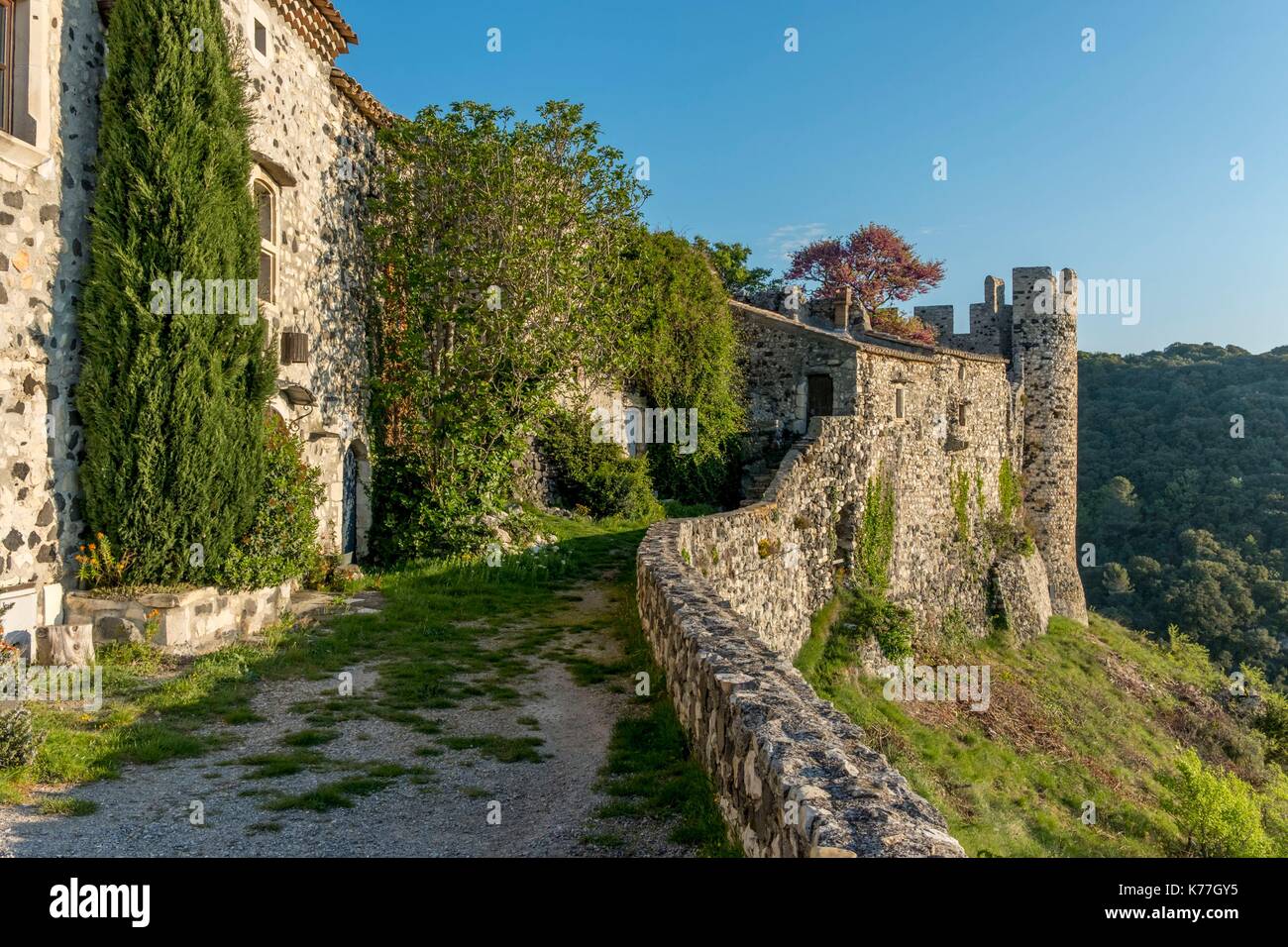 Roquemaure Stock Photos & Roquemaure Stock Images Alamy