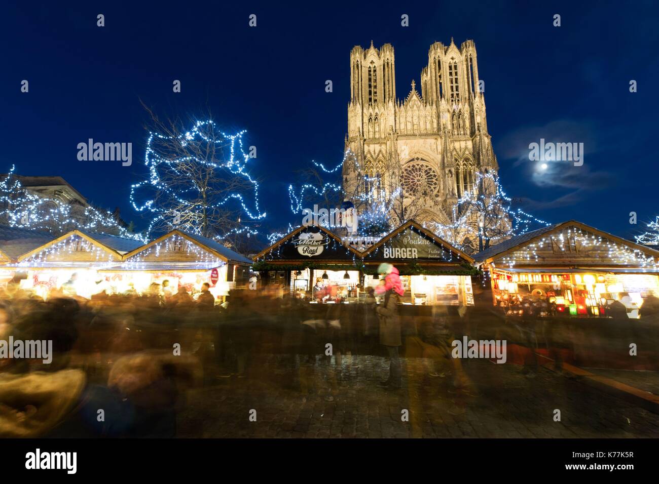 France, Marne, Reims, christmas market, long exposure in front of cathedral Stock Photo Alamy