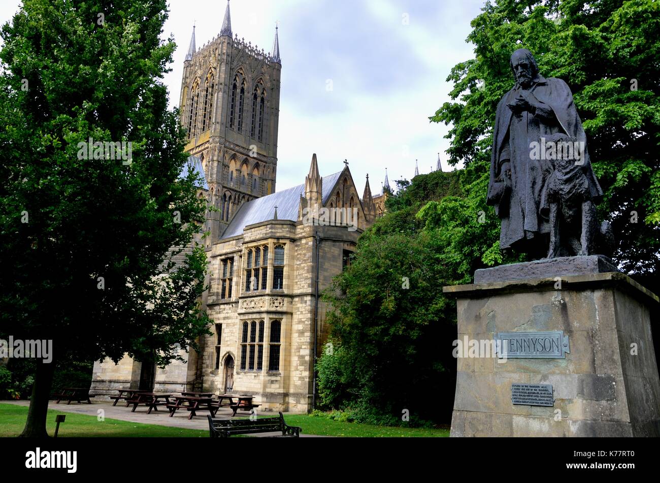 Lincoln Cathedral and statue of Tennyson Stock Photo Alamy