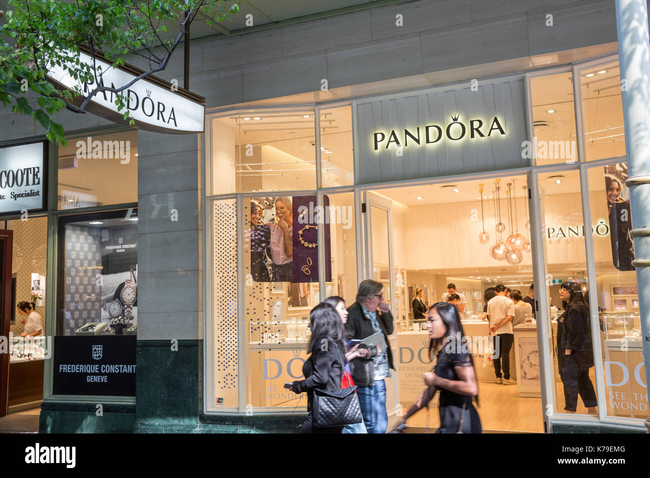 Pandora jewellery store shop in Pitt street,Sydney city centre,Australia  Stock Photo - Alamy