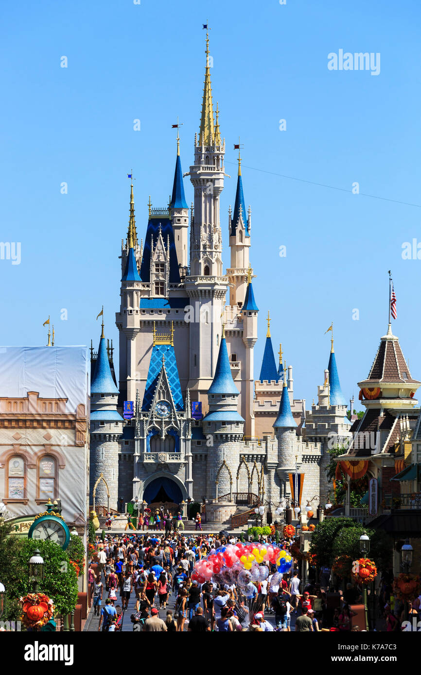 Walt Disney's Magic Kingdom theme park, showing the fairytale castle, Orlando, Florida, USA Stock Photo