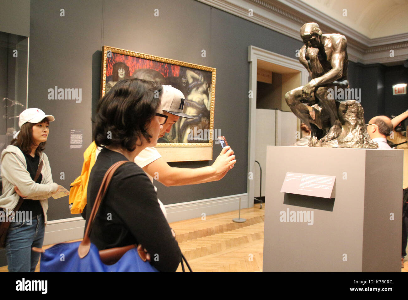 New York, USA. 15th Sep, 2017. Visitors studying the sculpture "The