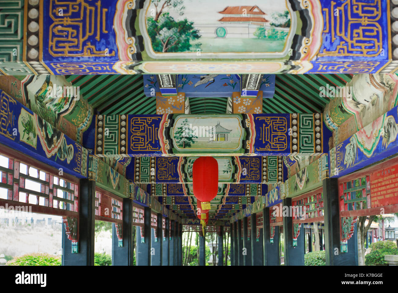 Xiamen, China - Jun 2, 2014: Traditional Chinese architecture, pillar ...