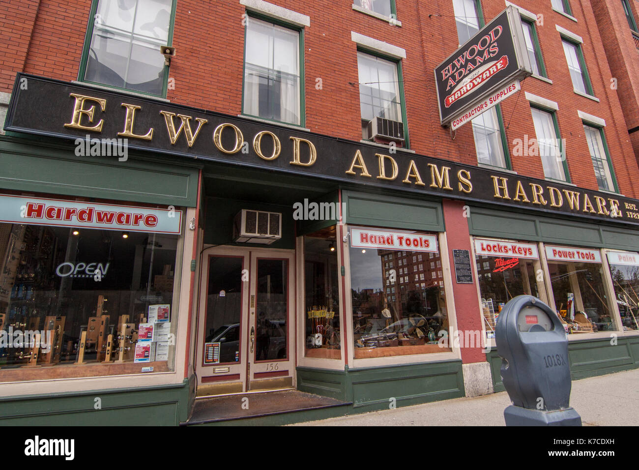 Hardware business hires stock photography and images Alamy